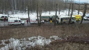 В Перми столкнулись два автобуса и внедорожник.